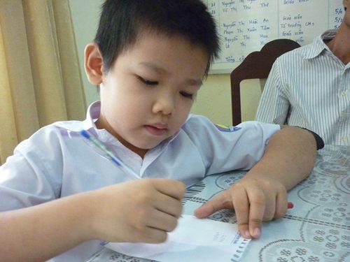 Một học sinh lớp 1 được phụ huynh xin học lớp 2