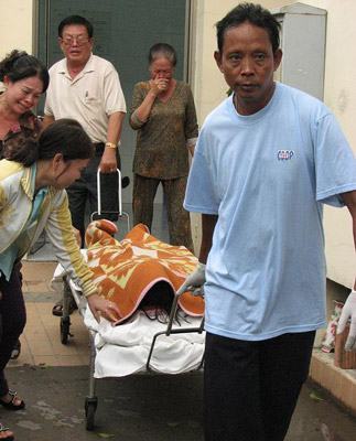 Một phụ nữ tử vong trong khi mổ cột sống