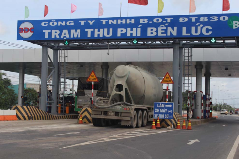 Trạm thu phí BOT Bến Lức - Đức Hòa /// Ảnh: Khôi Nguyên