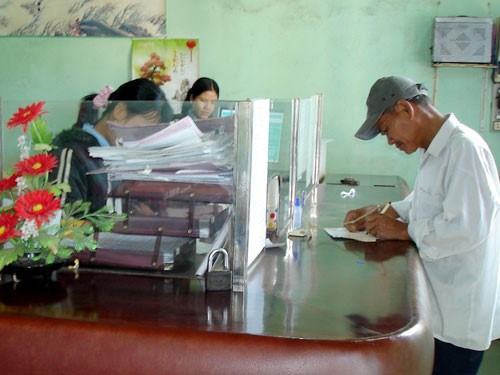 Một xã có 12 cán bộ, công chức là anh em với bí thư và chủ tịch