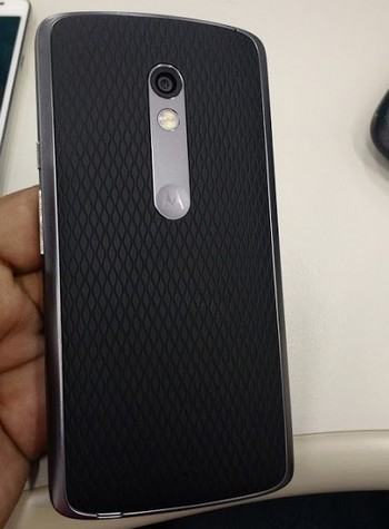 Hình ảnh thực tế mặt sau của Moto X vừa bị rò rỉ