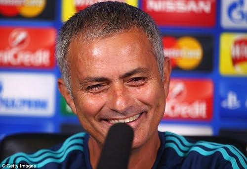 Mou trở lại bản chất, “nổ” trước đại chiến Arsenal