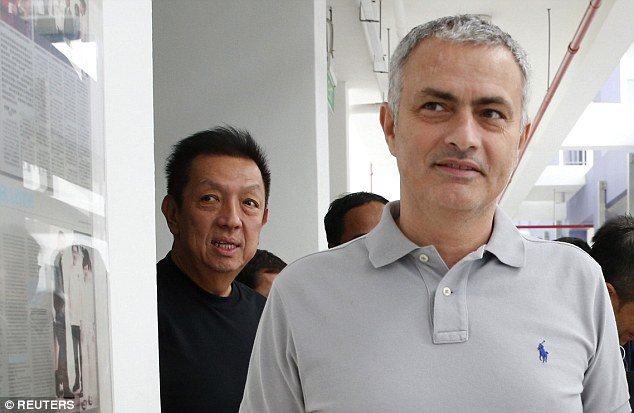 Mourinho cất lời khiến fan M.U xốn xang