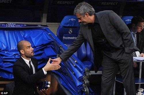 Mourinho đột nhiên “ngoan”, hứa ngon ngọt với MU