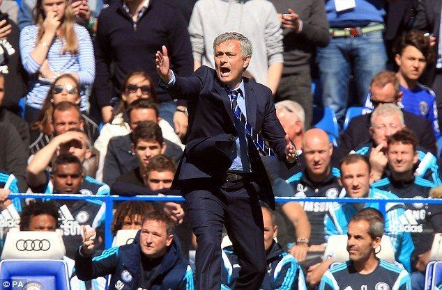 Mourinho được tỷ phú Abramovich thưởng đậm