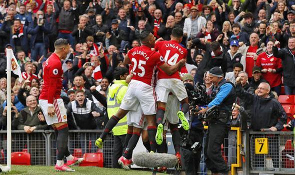 Mourinho hả hê: MU chiến thuật hay thế, Chelsea đỡ sao nổi!