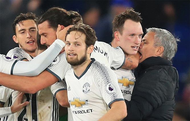 Mourinho hả hê: “Thắng như này, ai còn chê MU”