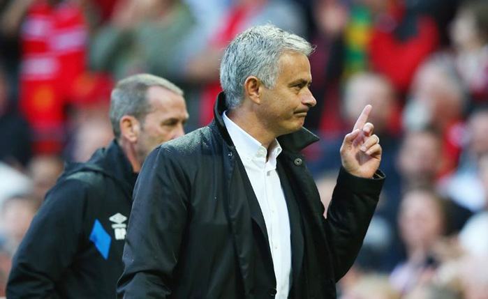 Mourinho nổ vang trời sau chiến thắng “bốn sao”