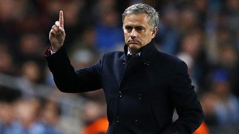 Mourinho sẽ dẫn dắt Real nếu M.U không sớm quyết định