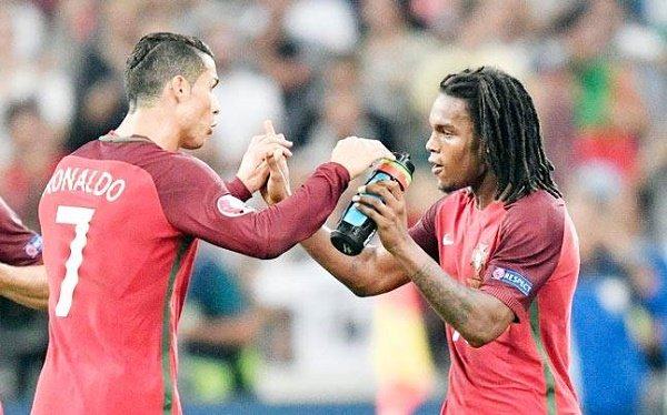 Mourinho té bật ngửa với Sanches, MU bị Mbappe kích động mạnh