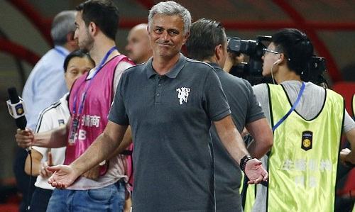 Mourinho trấn an CĐV Man Utd sau trận thua Dortmund