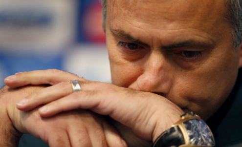 Mourinho vẫn bị phạt dù nhận dốt tiếng Anh