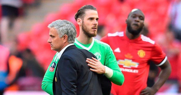 MU bấn loạn: De Gea bỏ Mourinho theo Ronaldo về Juventus