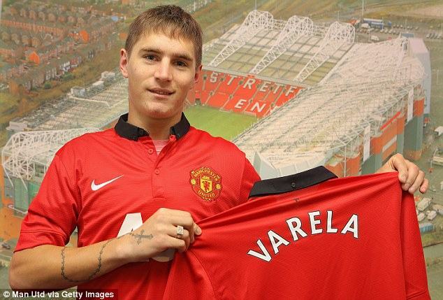 M.U đón hậu vệ phải “không ai ngờ đến”