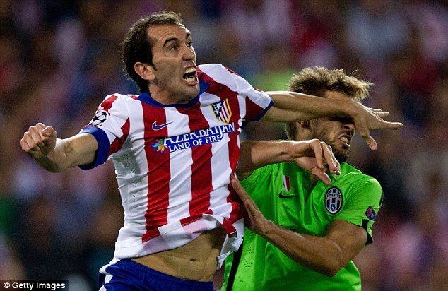 M.U liên tiếp nhận hai tin buồn