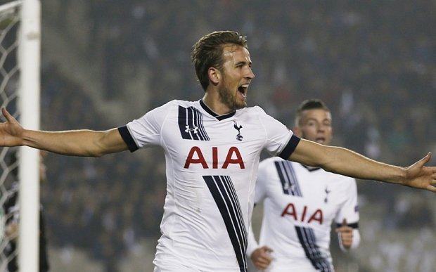 M.U mua tiền đạo “khủng” thay Rooney