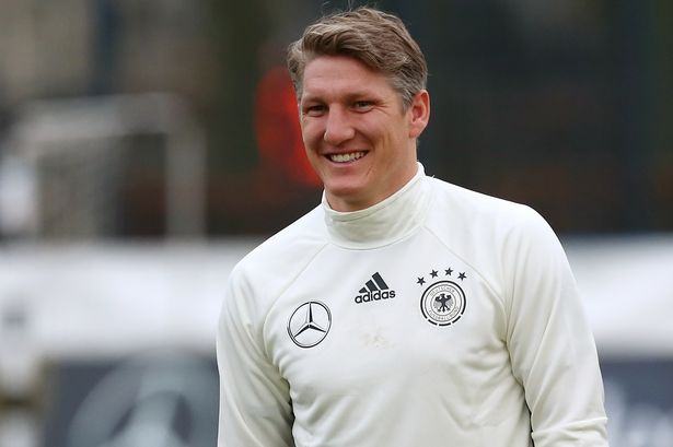 MU nhận hung tin về Schweinsteiger