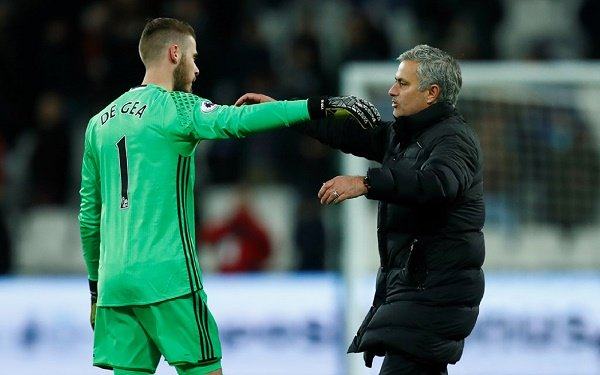 MU ra điều kiện bán De Gea, Conte cư xử lạ