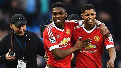 M.U: Sau một bước tiến là mấy bước lùi?