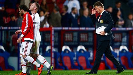 MU đang trình diễn lối đá nhàm chán