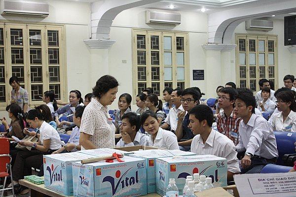 Mua đề thi Đại học cho thí sinh: Mỗi trường “hét” một giá!