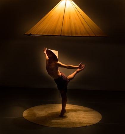 Múa đương đại kết hợp âm nhạc dân tộc