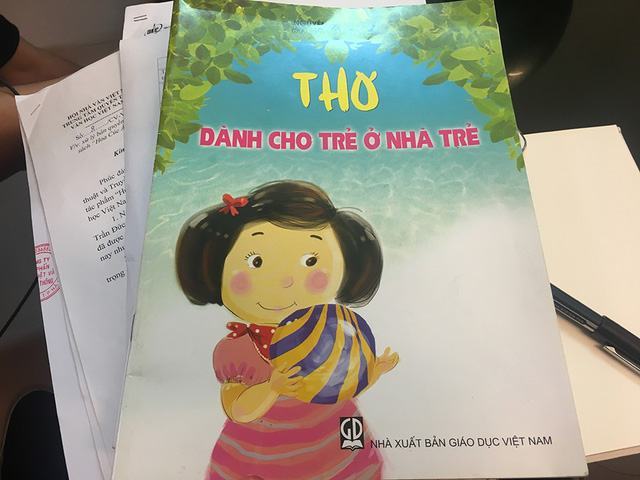 Mua rẻ tác phẩm của nhà văn với giá 50.000 đồng - Ảnh 1.