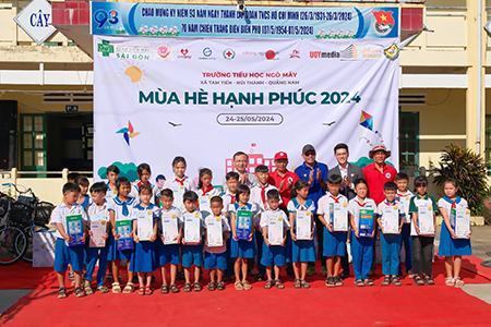 Mang “Mùa hè hạnh phúc” về với học sinh và ngư dân vùng biển