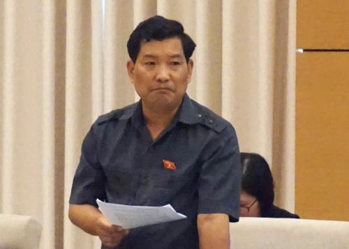 Đại biểu chất vấn Bộ trưởng Giáo dục và Đào tạo. Ảnh: Văn phòng Quốc hội