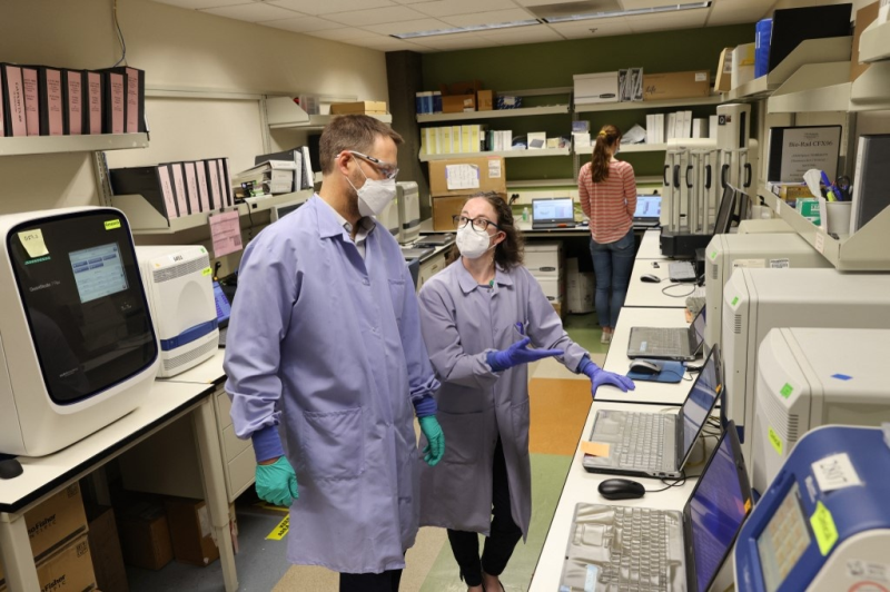 Mỹ báo động thiếu vắc xin đậu mùa khỉ do lây nhiễm gia tăng - ảnh 1