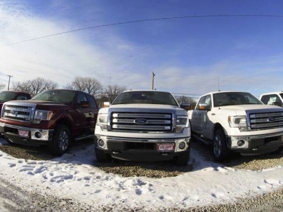 Mỹ: Giá xăng rẻ đẩy doanh số bán xe lên kỷ lục mới