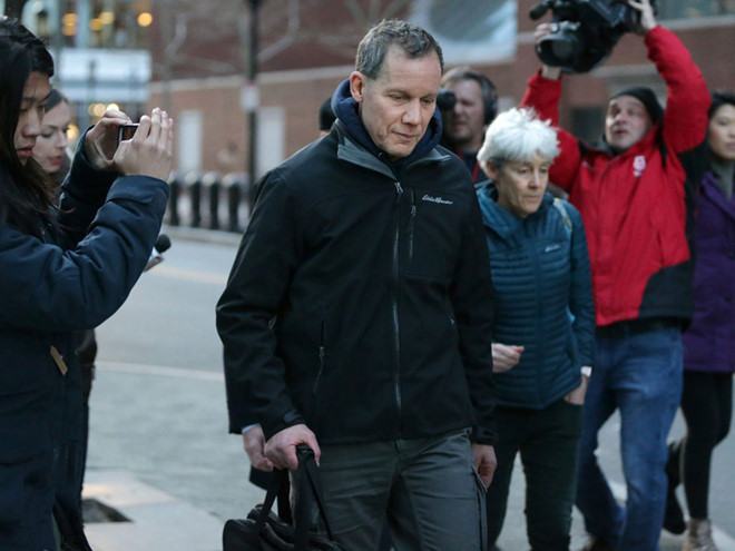 Chủ nhiệm Khoa Hóa Đại học Harvard - Charles Lieber bị cáo buộc liên quan chương trình của Trung Quốc  /// ẢNH CHỤP MÀN HÌNH BOSTON GLOBE