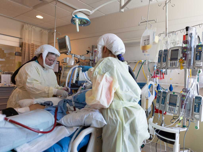 Điều trị bệnh nhân Covid-19 trong bệnh viện tại bang Utah (Mỹ)  /// REUTERS