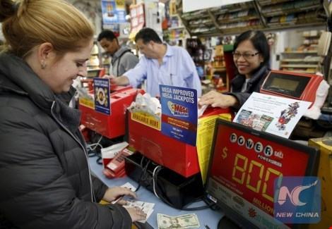 Mỹ: Sốt xình xịch với giải độc đắc đạt mốc 800 triệu USD