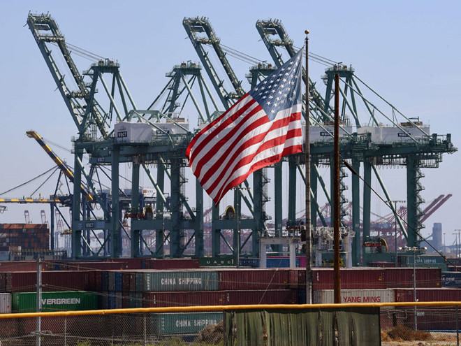 Các container hàng nhập khẩu từ Trung Quốc tại cảng ở Mỹ /// AFP