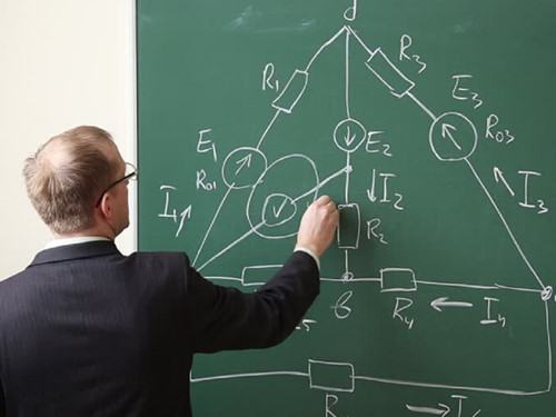 Na Uy phạt nặng người mạo danh giáo sư - ảnh 1