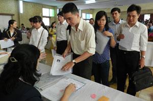 Năm 2013: TP.HCM tăng hơn 3.300 biên chế cho giáo dục, y tế