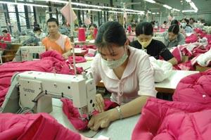 Năm 2015, lương tối thiểu vùng phải ở mức 3,4 triệu đồng/người/tháng