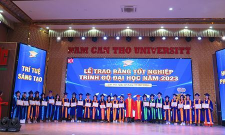 Trường Đại học Nam Cần Thơ: Trao bằng tốt nghiệp cho 2.629 tân khoa