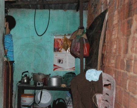 Nam sinh lớp 8 treo cổ, để lại thư tình