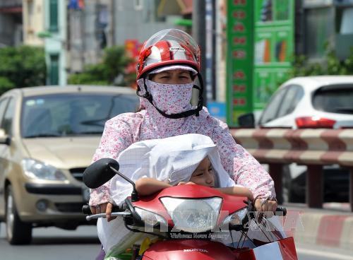 Nắng nóng quay trở lại, nhiệt độ nhiều nơi tới 36 độ C