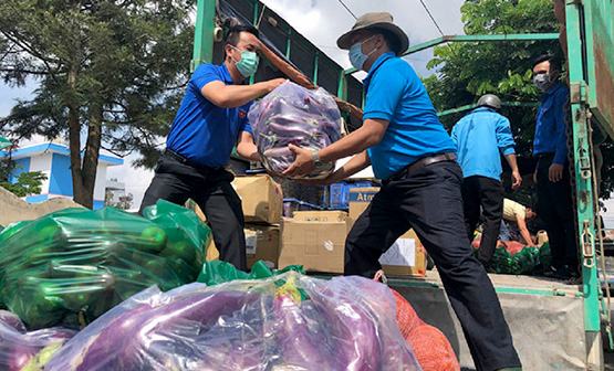 Những “chuyến xe yêu thương” từ phố núi