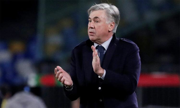 Napoli sa thải HLV Ancelotti