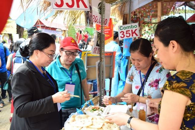 Thầy cô giáo gây quỹ học bổng Nguyễn Đức Cảnh