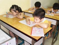 Nên xem lại cách “luyện chữ đẹp” cho trẻ mầm non