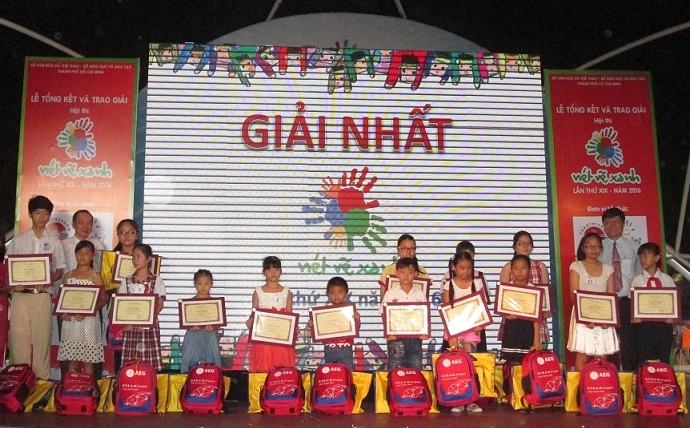 Trao 560 giải tại Hội thi Nét vẽ xanh 2016