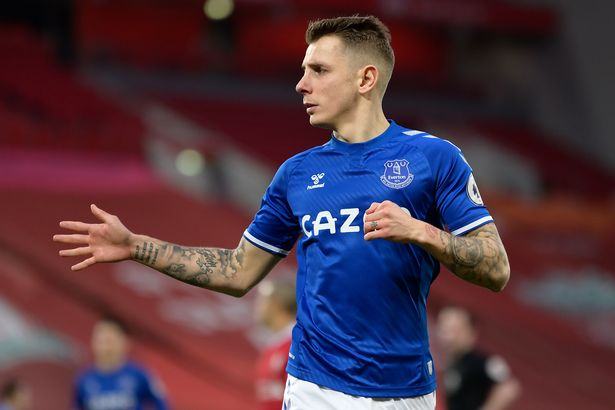 Newcastle nâng cấp hàng thủ: Sau Trippier là Digne