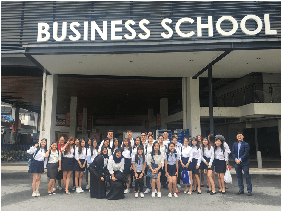 Sinh viên ICAEW Việt Nam trải nghiệm tại trường Singapore Polytechnic