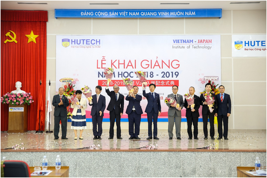 HUTECH long trọng khai giảng chương trình Đại học chuẩn Nhật Bản