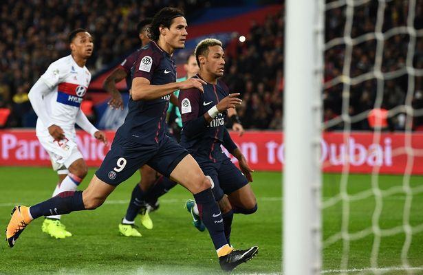 Neymar đòi PSG bán Cavani luôn và ngay